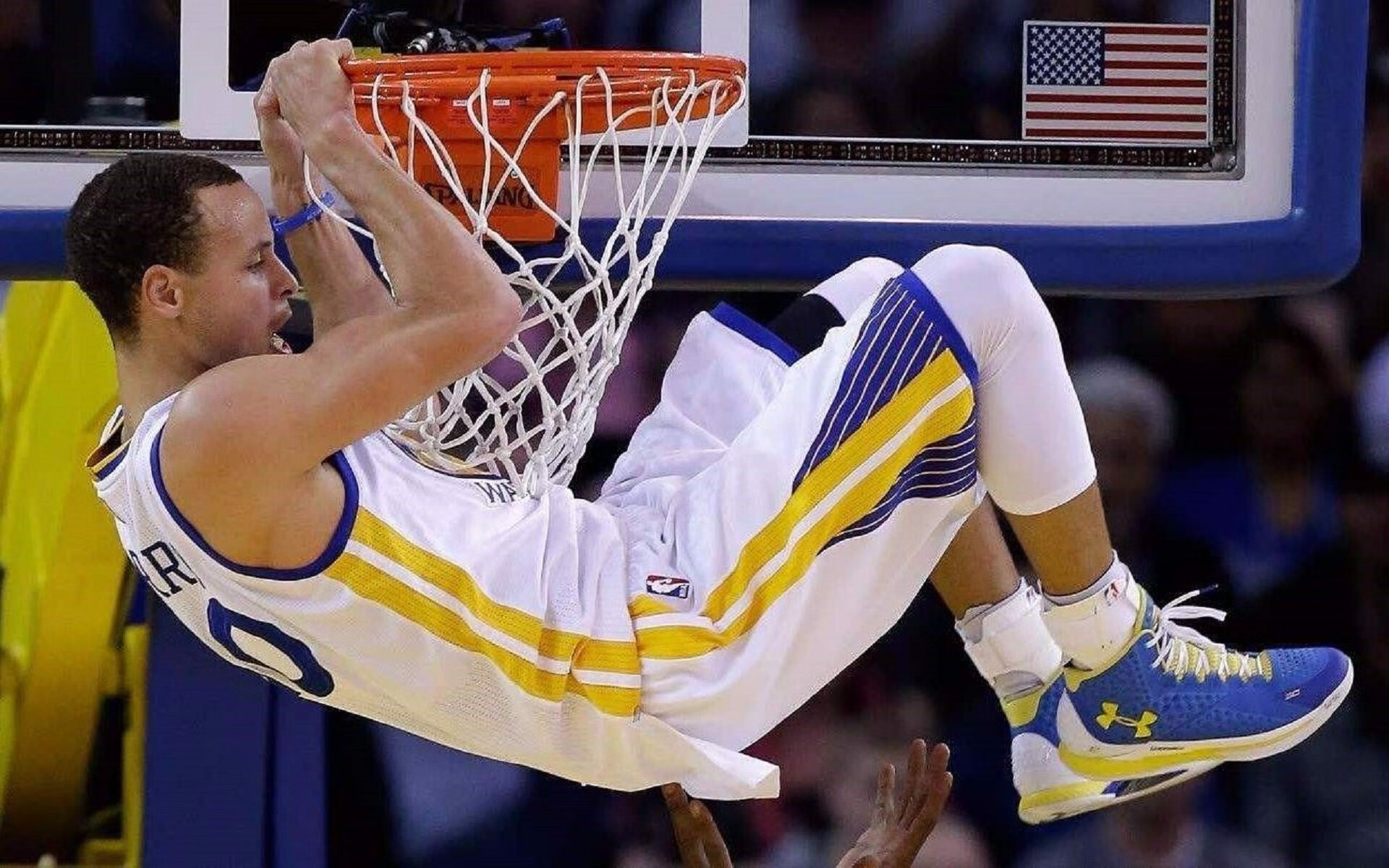 东契奇跨界惨败!RNG电竞战队爆冷击退NBA巨星,网友炸锅,这不是一个次元!